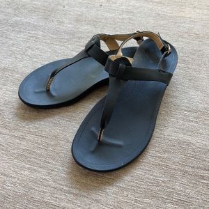 Ekekeu Sandals Black